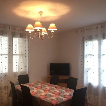 Edelweiss Apartment *